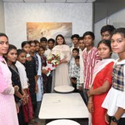 ग्राम सेमरहा के 24 बच्चों के प्रति उनकी संवेदना ने बनाया उन्हें “विधायक माँ”